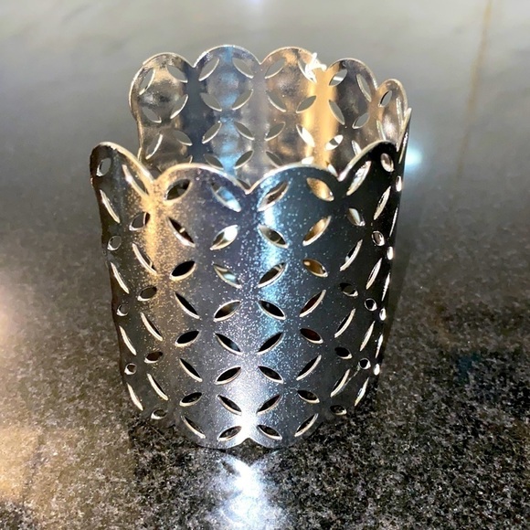 Amrita Singh Allyson open silver tone cuff bracelet. 2.75 “ wide. NWT. - Picture 2 of 8